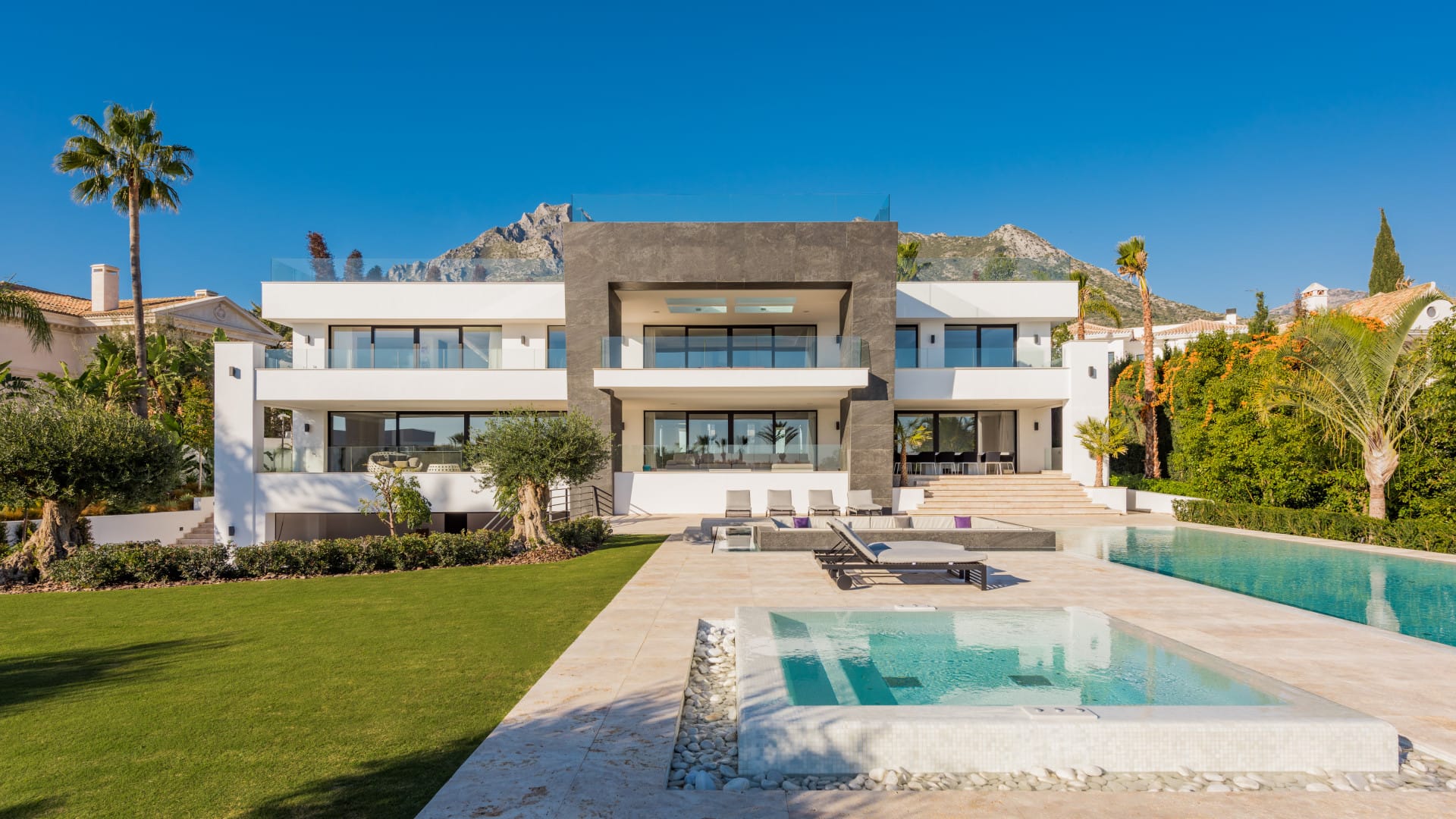 Modern Villas for Sale in Marbella Sierra Blanca Drumelia Real Estate